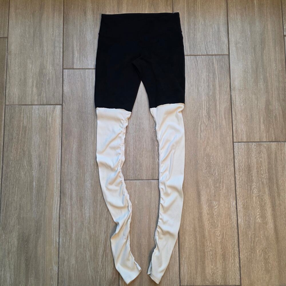 Alo Yoga Colorblock Leggings Womens Small Black White Ruched Low Rise